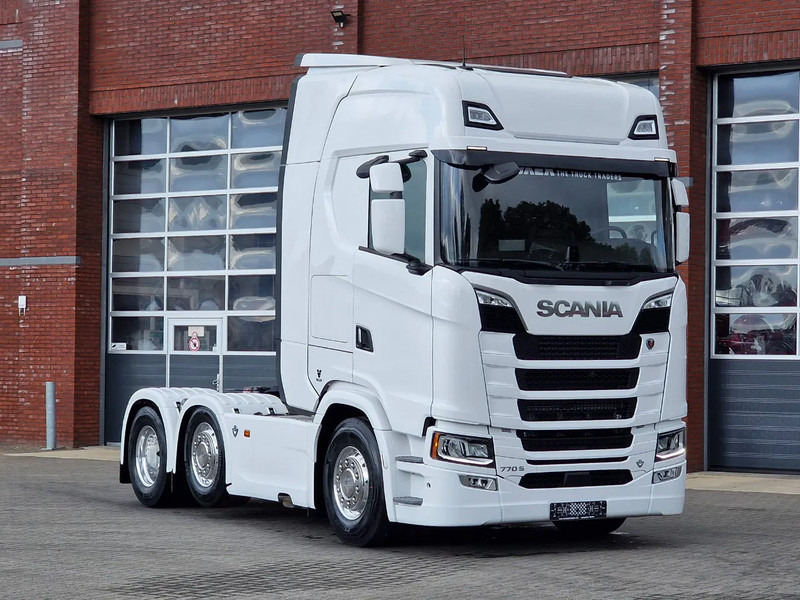 Scania 770S V8 NGS Highline 6x2/4 - New - Old dashboard - Full spec - Retarder - Night clima - Led - Leather - Navi - Trattore stradale: foto 1 Scania 770S V8 NGS Highline 6x2/4 - New - Old dashboard - Full spec - Retarder - Night clima - Led - Leather - Navi - Trattore stradale: foto 1
