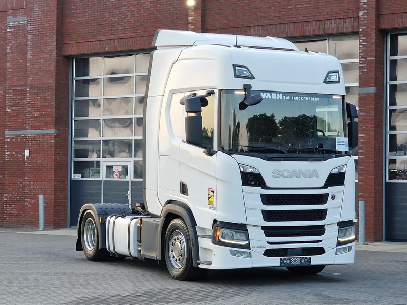 Scania R450 NGS Highline 4x2 - Retarder - Full air - Led - Navi - 2x tank - Trattore stradale: foto 1 Scania R450 NGS Highline 4x2 - Retarder - Full air - Led - Navi - 2x tank - Trattore stradale: foto 1