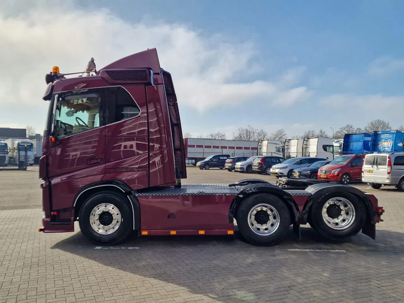 Volvo FH 13.540 Lowroof 6x2 - Show truck - Custom interior - Full air suspension - I parkcool - VEB+ - Trattore stradale: foto 4 Volvo FH 13.540 Lowroof 6x2 - Show truck - Custom interior - Full air suspension - I parkcool - VEB+ - Trattore stradale: foto 4