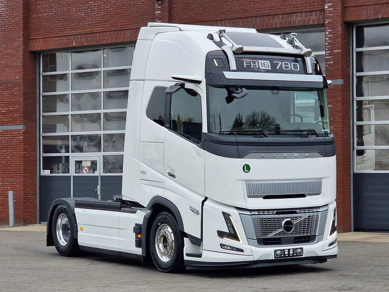 Volvo FH 16 780 Aero Globetrotter XL 4x2 - NEW - Full spec - Retarder - Full air - 2x tank - Trattore stradale: foto 1 Volvo FH 16 780 Aero Globetrotter XL 4x2 - NEW - Full spec - Retarder - Full air - 2x tank - Trattore stradale: foto 1