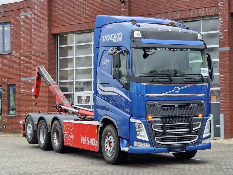 Volvo FH 13.540 Globetrotter 8x4*4 - HIAB Hook 22T - Full air - Work remote - Autocarro scarrabile: foto 2 Volvo FH 13.540 Globetrotter 8x4*4 - HIAB Hook 22T - Full air - Work remote - Autocarro scarrabile: foto 2
