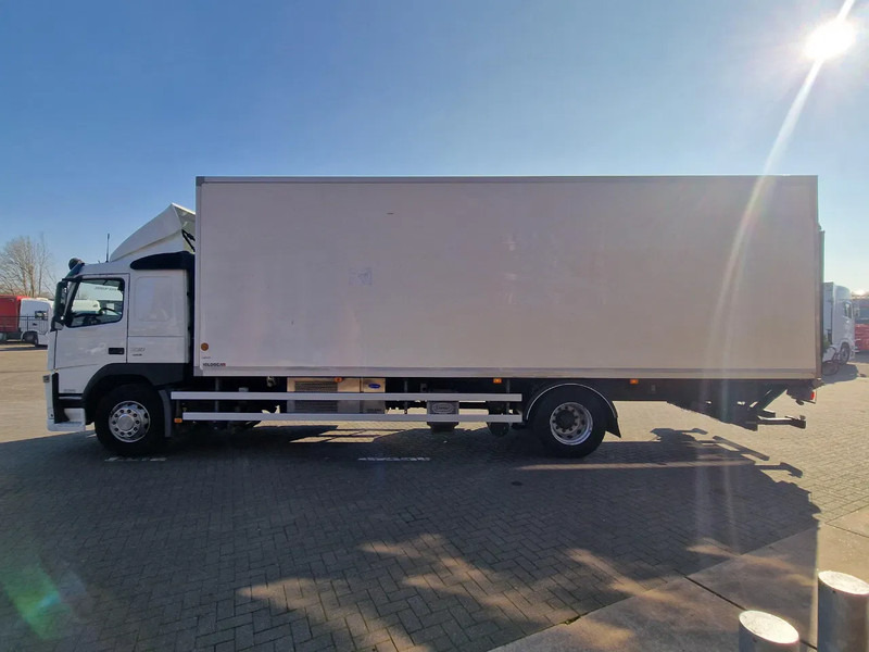 Volvo FM 330 4x2 - Carrier MT 18 Frigo - Loadlift - Full air - Sleepercab - Autocarro frigorifero: foto 4 Volvo FM 330 4x2 - Carrier MT 18 Frigo - Loadlift - Full air - Sleepercab - Autocarro frigorifero: foto 4