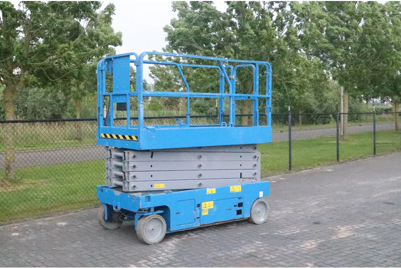 Genie GS-3246 | 12 METER | 318 KG - Piattaforma a pantografo: foto 3 Genie GS-3246 | 12 METER | 318 KG - Piattaforma a pantografo: foto 3