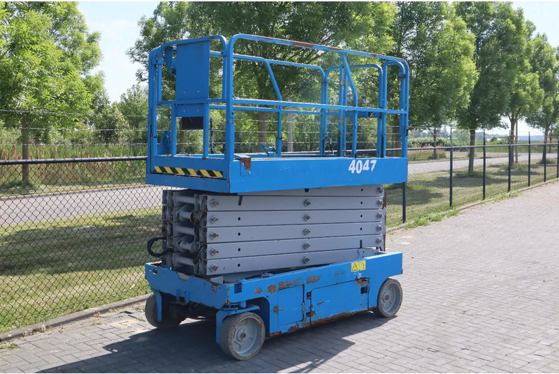 Genie GS-4047 | 14 METER | 350 KG - Piattaforma a pantografo: foto 3 Genie GS-4047 | 14 METER | 350 KG - Piattaforma a pantografo: foto 3