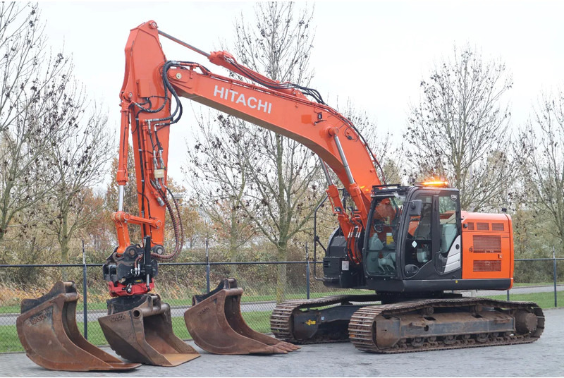 Hitachi ZX225 USRLC-6 | ROTOTILT | 3X BUCKET | TOPCON 3D MC GPS - Escavatore cingolato: foto 2 Hitachi ZX225 USRLC-6 | ROTOTILT | 3X BUCKET | TOPCON 3D MC GPS - Escavatore cingolato: foto 2