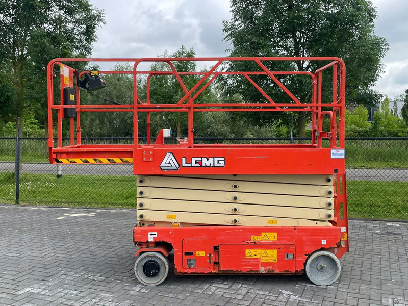 LGMG AS1012E | 12 METER | 320 KG | GS-3232 | ES 3246 - Piattaforma a pantografo: foto 4 LGMG AS1012E | 12 METER | 320 KG | GS-3232 | ES 3246 - Piattaforma a pantografo: foto 4