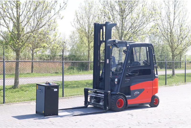 Linde E35 HL-01 | SIDESHIFT | POSITIONERS | LOW HOURS - Carrello elevatore elettrico: foto 2 Linde E35 HL-01 | SIDESHIFT | POSITIONERS | LOW HOURS - Carrello elevatore elettrico: foto 2