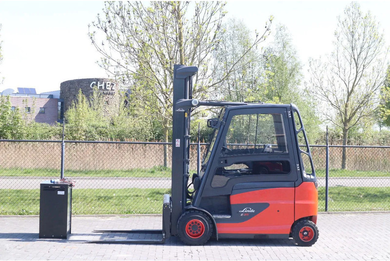 Linde E35 HL-01 | SIDESHIFT | POSITIONERS | LOW HOURS - Carrello elevatore elettrico: foto 1 Linde E35 HL-01 | SIDESHIFT | POSITIONERS | LOW HOURS - Carrello elevatore elettrico: foto 1