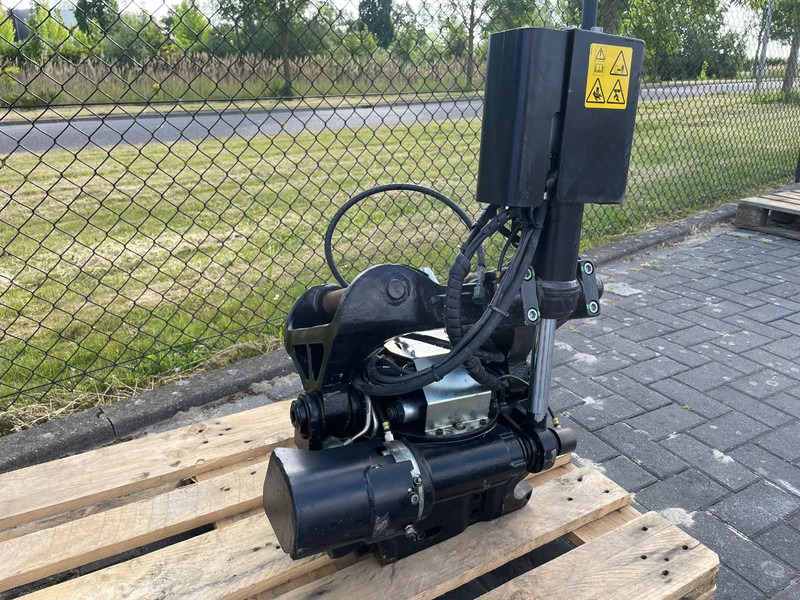 STEELWRIST X06 S40 | TILT ROTATOR | VLS | FPL | FF | NEW / UNUSED - Tiltrotator per Macchina da cantiere: foto 3 STEELWRIST X06 S40 | TILT ROTATOR | VLS | FPL | FF | NEW / UNUSED - Tiltrotator per Macchina da cantiere: foto 3