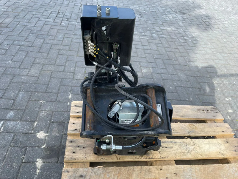 STEELWRIST X06 S40 | TILT ROTATOR | VLS | FPL | FF | NEW / UNUSED - Tiltrotator per Macchina da cantiere: foto 5 STEELWRIST X06 S40 | TILT ROTATOR | VLS | FPL | FF | NEW / UNUSED - Tiltrotator per Macchina da cantiere: foto 5