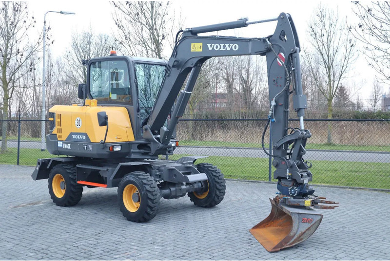 Volvo EW 60 E | DEMO | 30 KM/H | ROTOTILT + GRIPPER | BUCKET - Escavatore gommato: foto 5 Volvo EW 60 E | DEMO | 30 KM/H | ROTOTILT + GRIPPER | BUCKET - Escavatore gommato: foto 5