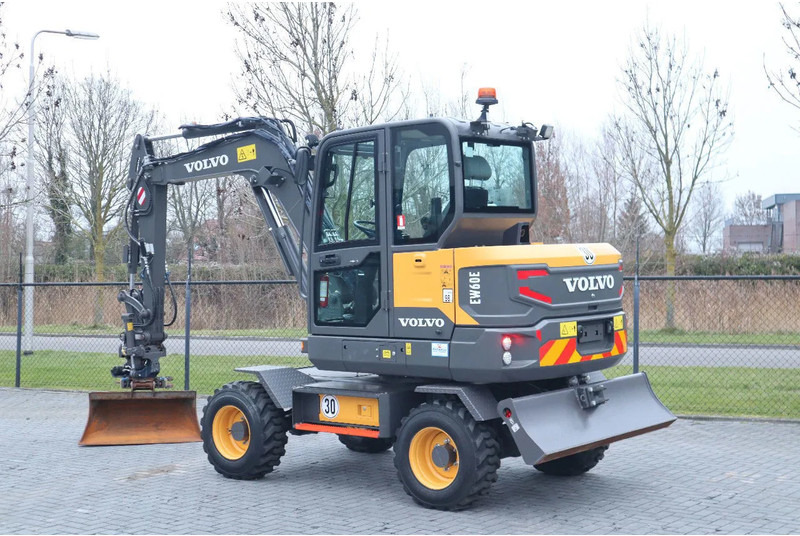 Volvo EW60E | DEMO | 30 KM/H | ROTOTILT + GRIPPER | BUCKET - Escavatore gommato: foto 3 Volvo EW60E | DEMO | 30 KM/H | ROTOTILT + GRIPPER | BUCKET - Escavatore gommato: foto 3