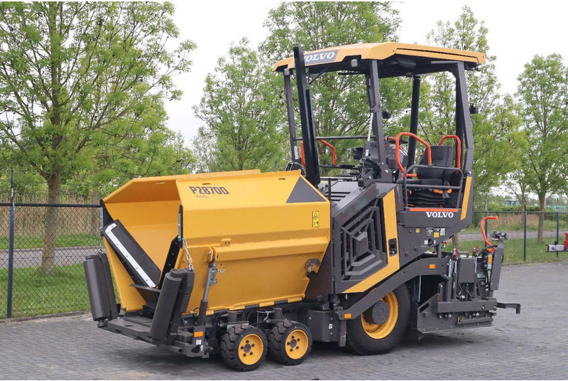Volvo P2870 D ABG | ASPHALT PAVER | NEW / UNUSED | BOMAG BF300 - Asfaltatrice: foto 2 Volvo P2870 D ABG | ASPHALT PAVER | NEW / UNUSED | BOMAG BF300 - Asfaltatrice: foto 2