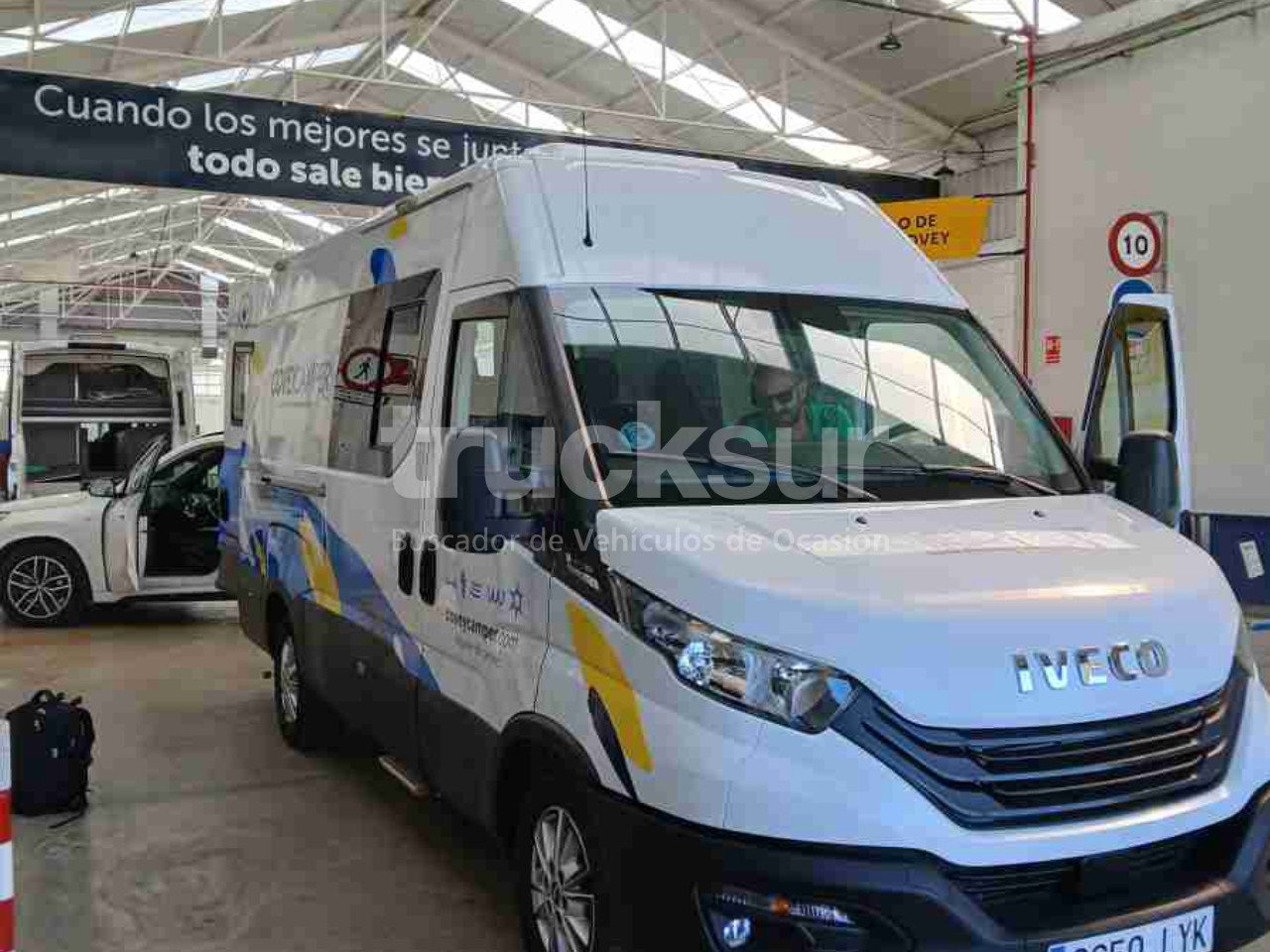 IVECO 35S16 CAMPER - Furgone box: foto 1 IVECO 35S16 CAMPER - Furgone box: foto 1