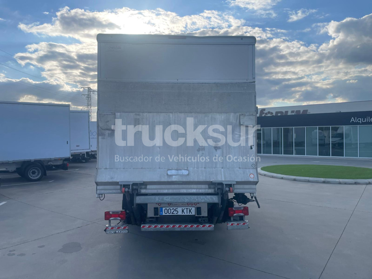 IVECO 72C18 P/E - Autocarro furgonato: foto 4 IVECO 72C18 P/E - Autocarro furgonato: foto 4