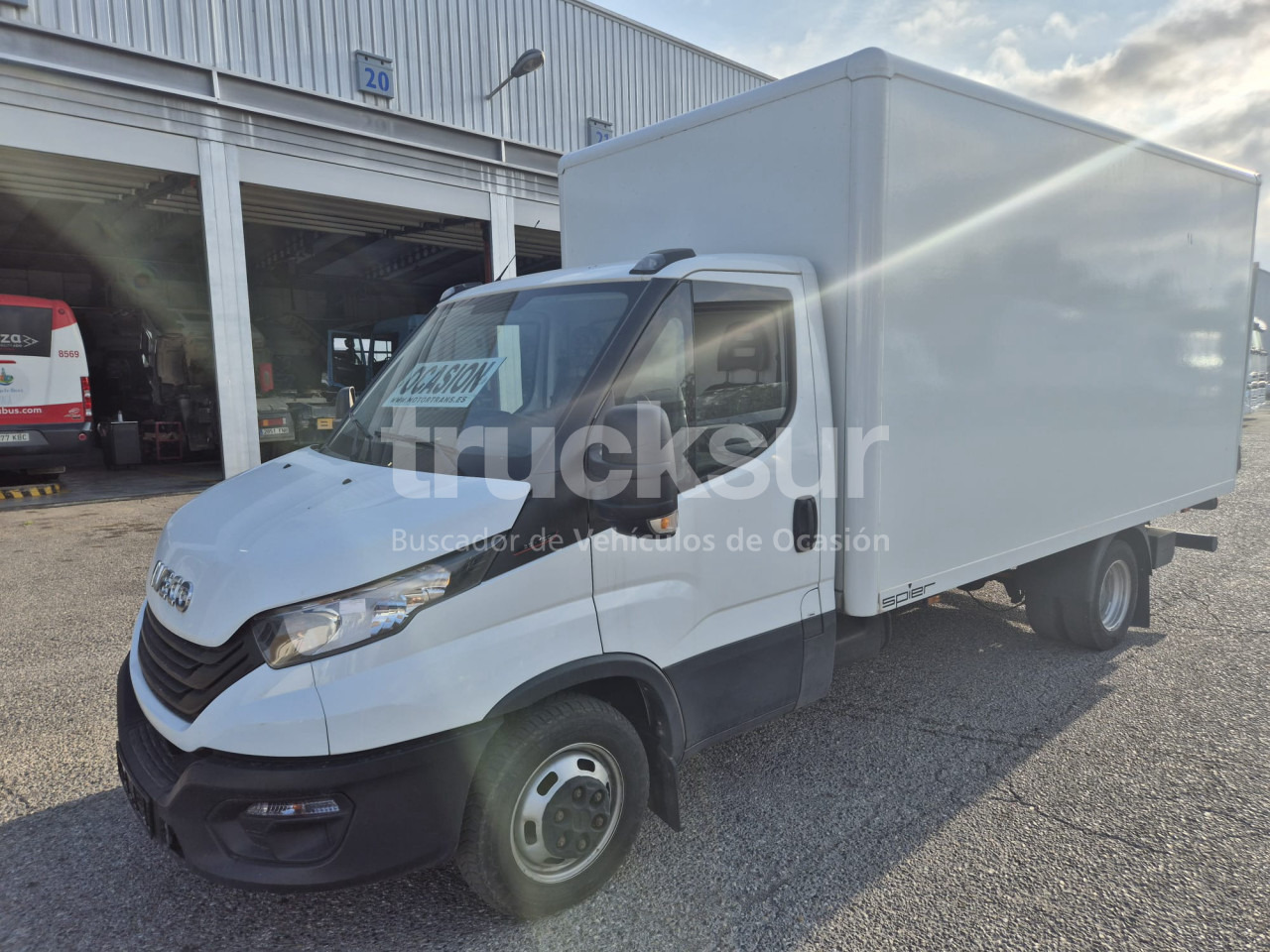 IVECO DAILY 35C16H - Furgone box: foto 1 IVECO DAILY 35C16H - Furgone box: foto 1