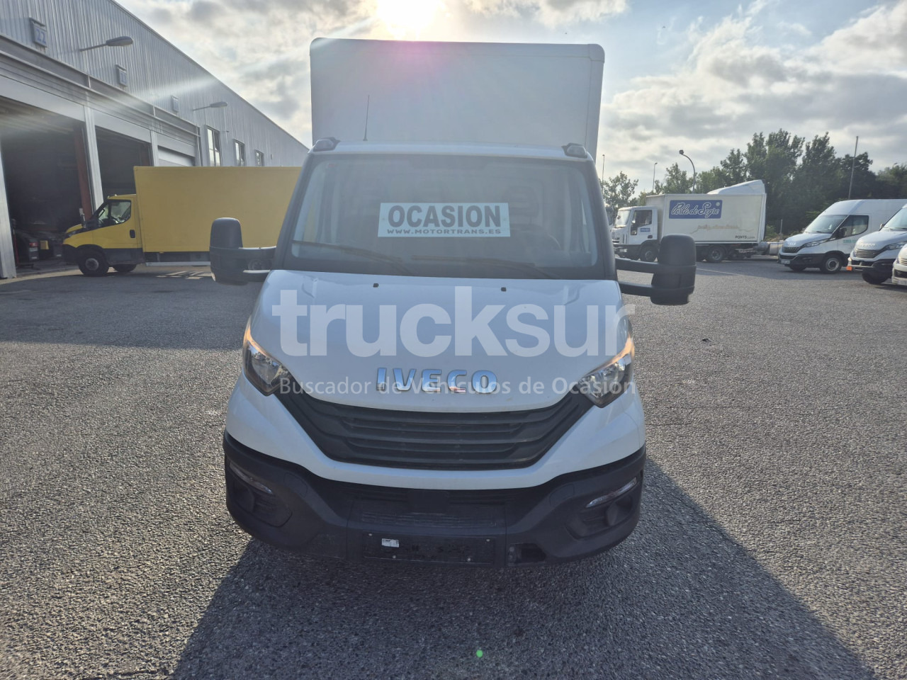 IVECO DAILY 35C16H - Furgone box: foto 3 IVECO DAILY 35C16H - Furgone box: foto 3