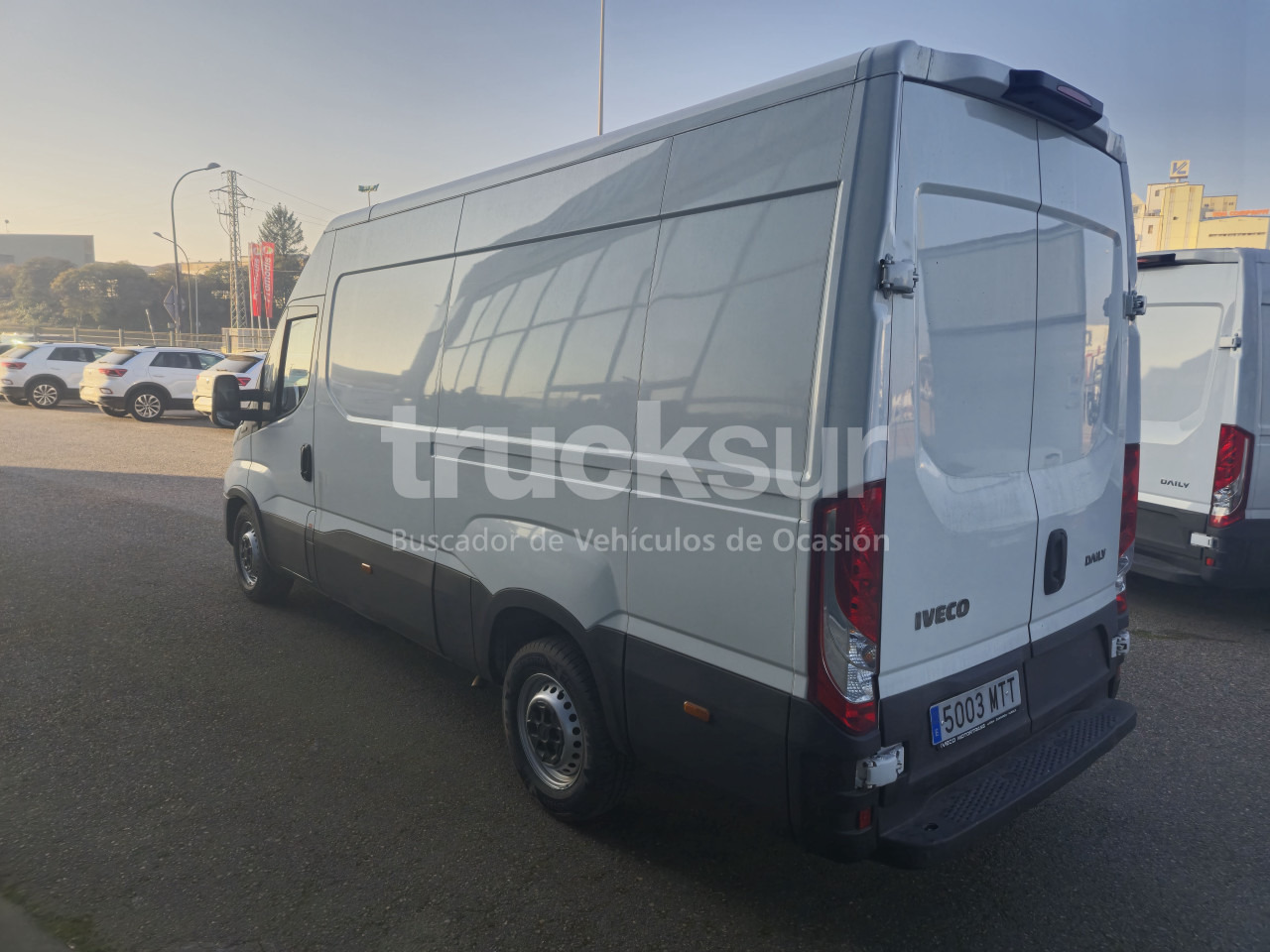 IVECO DAILY 35S16V 12M3 - Furgone box: foto 4 IVECO DAILY 35S16V 12M3 - Furgone box: foto 4