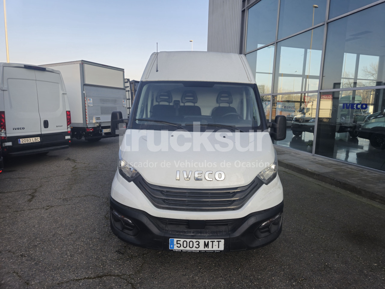 IVECO DAILY 35S16V 12M3 - Furgone box: foto 2 IVECO DAILY 35S16V 12M3 - Furgone box: foto 2