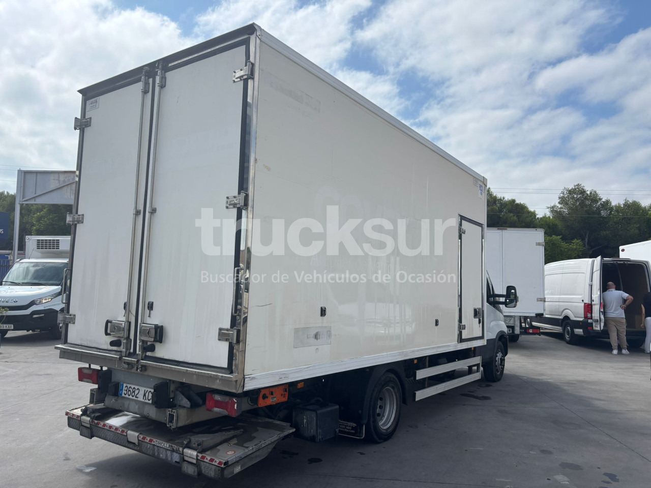 IVECO DAILY 70C18 - Autocarro furgonato: foto 4 IVECO DAILY 70C18 - Autocarro furgonato: foto 4