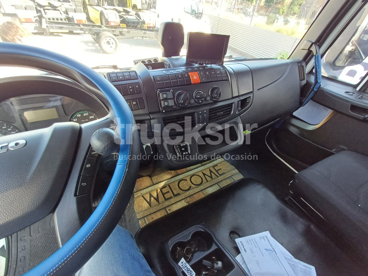 IVECO EUROCARGO ML 180E32/FP - Autocarro frigorifero: foto 5 IVECO EUROCARGO ML 180E32/FP - Autocarro frigorifero: foto 5