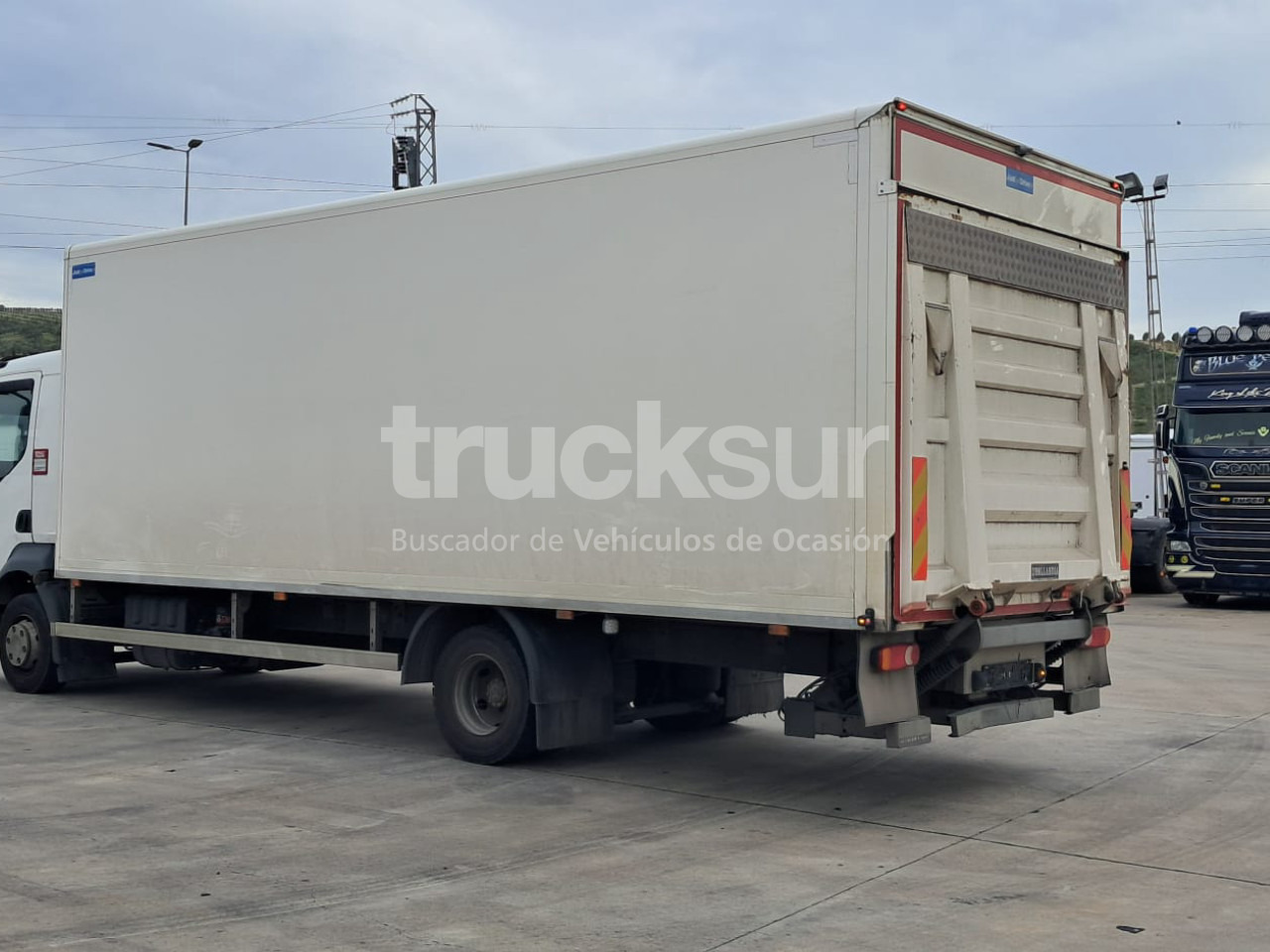 RENAULT D12.240 - Autocarro furgonato: foto 4 RENAULT D12.240 - Autocarro furgonato: foto 4