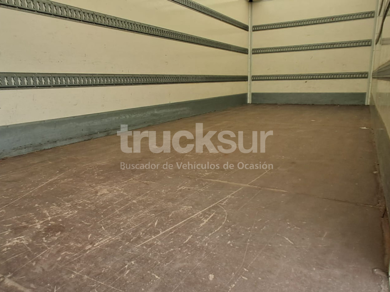 Autocarro furgonato RENAULT D12.240: foto 28