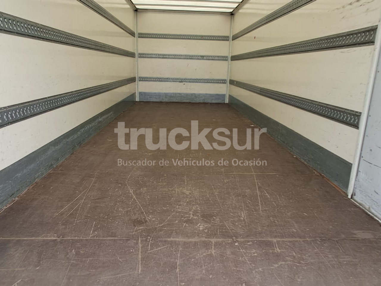 Autocarro furgonato RENAULT D12.240: foto 26