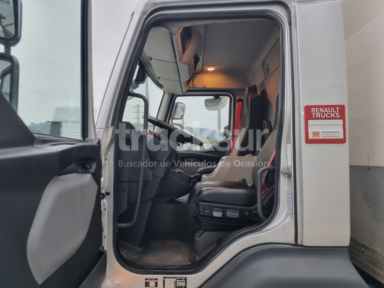 RENAULT D14.240 - Autocarro furgonato: foto 5 RENAULT D14.240 - Autocarro furgonato: foto 5