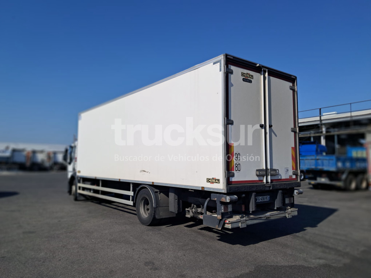 RENAULT D320.18 - Autocarro frigorifero: foto 4 RENAULT D320.18 - Autocarro frigorifero: foto 4