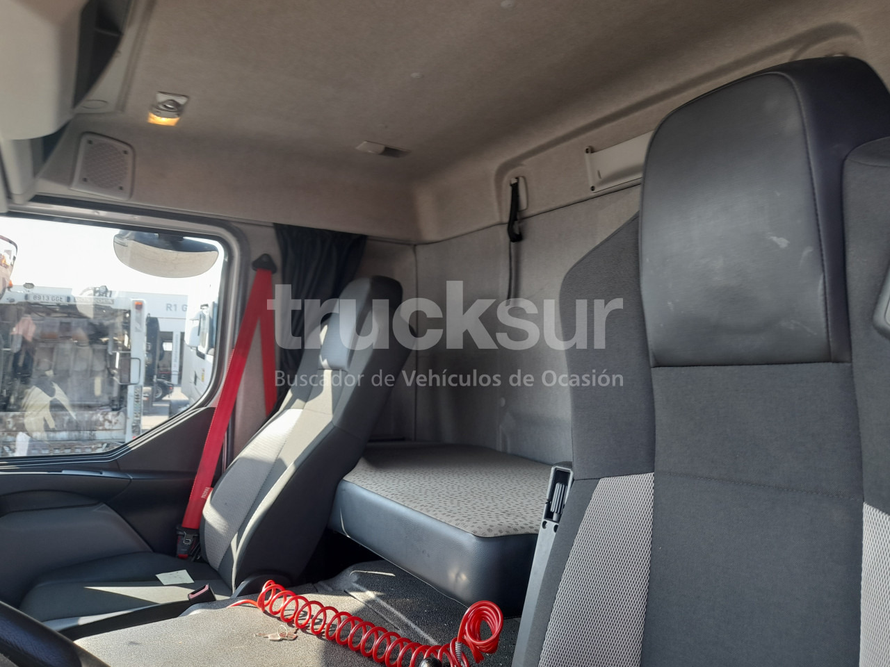 Camion centinato RENAULT D320.26 ejes 6x2*4: foto 10 Camion centinato RENAULT D320.26 ejes 6x2*4: foto 10