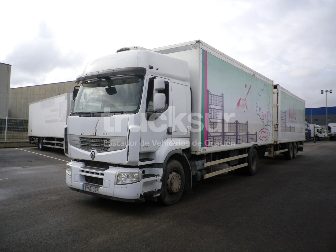 RENAULT PREMIUM 370 DXI REMOLCADOR - Autocarro furgonato: foto 1 RENAULT PREMIUM 370 DXI REMOLCADOR - Autocarro furgonato: foto 1