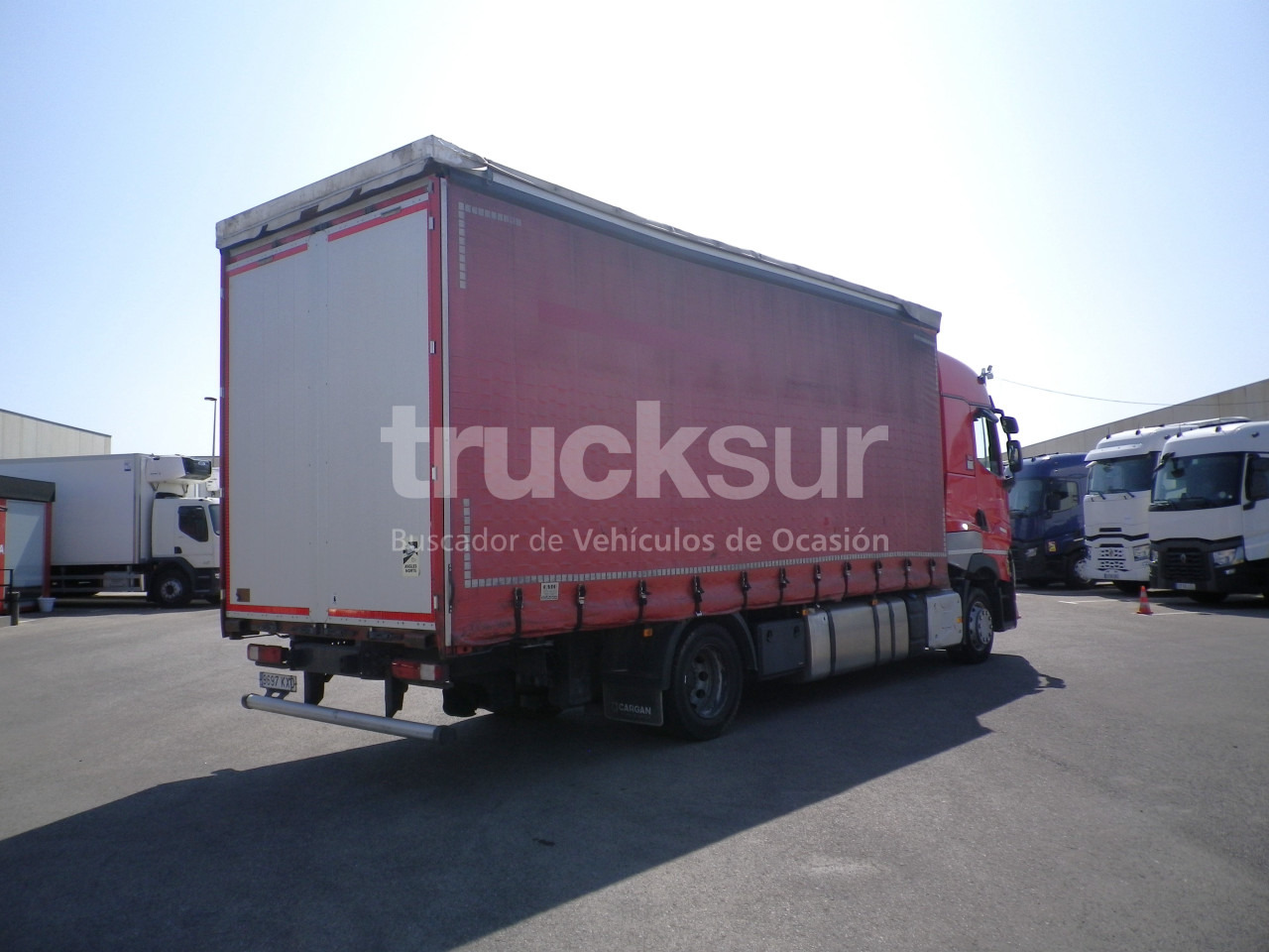 RENAULT T480 HIGH SLEEPER CAB - Camion centinato: foto 4 RENAULT T480 HIGH SLEEPER CAB - Camion centinato: foto 4