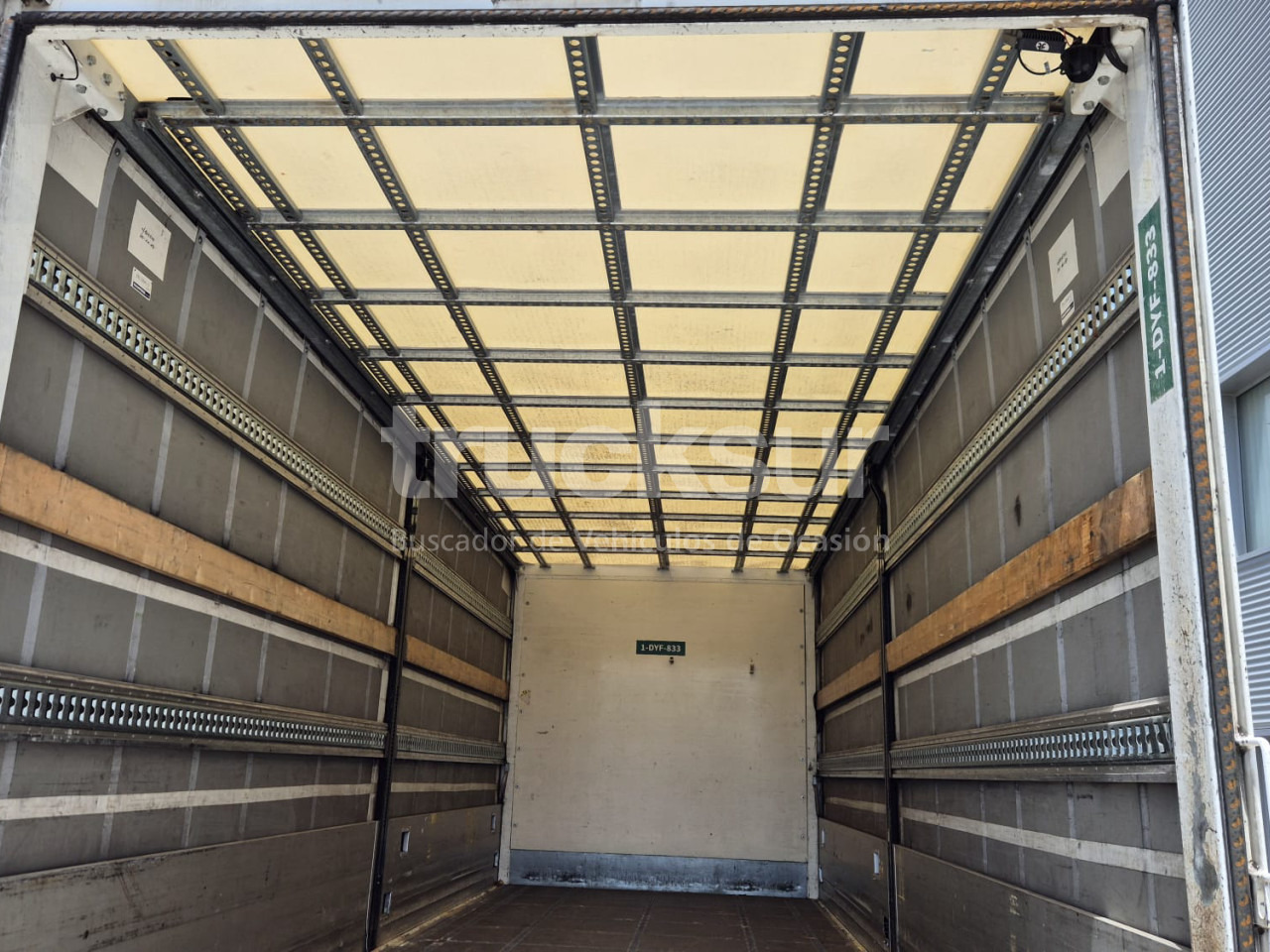 Camion centinato SCANIA P320: foto 10