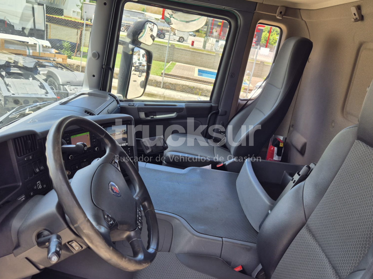 Camion centinato SCANIA P320: foto 19