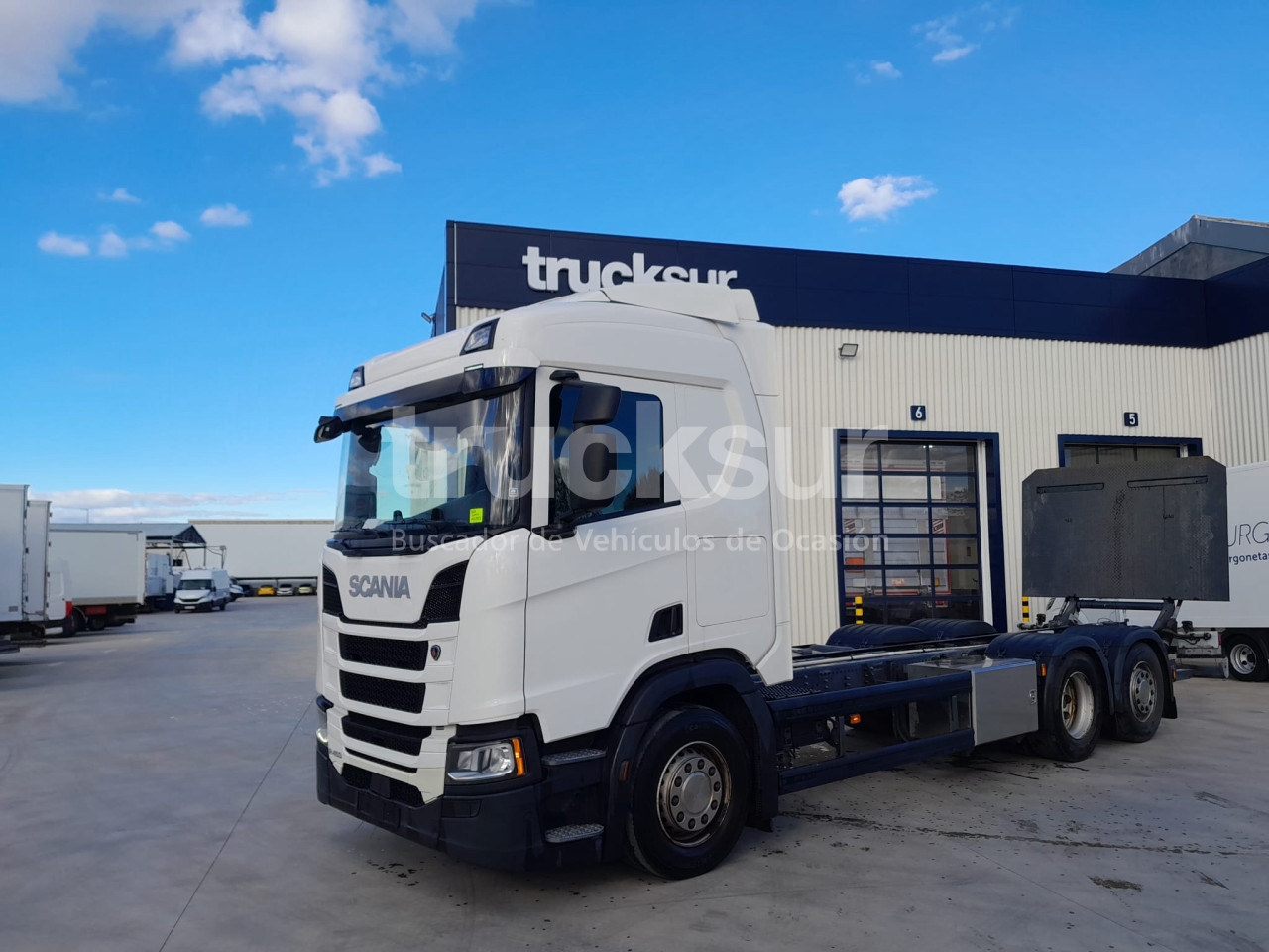SCANIA R450.26 ejes 6x2*4 - Autocarro telaio: foto 1 SCANIA R450.26 ejes 6x2*4 - Autocarro telaio: foto 1
