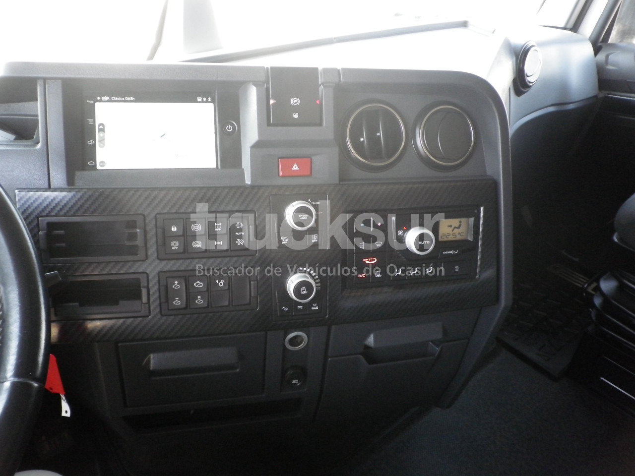 Trattore stradale RENAULT T520 HIGH SLEEPER CAB: foto 10