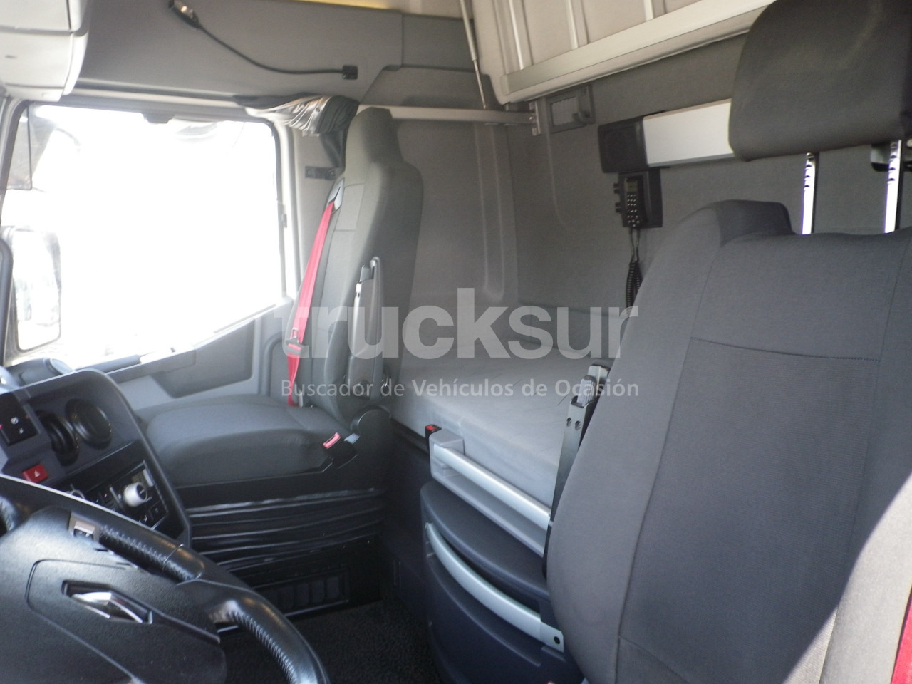 Trattore stradale RENAULT T520 HIGH SLEEPER CAB: foto 9