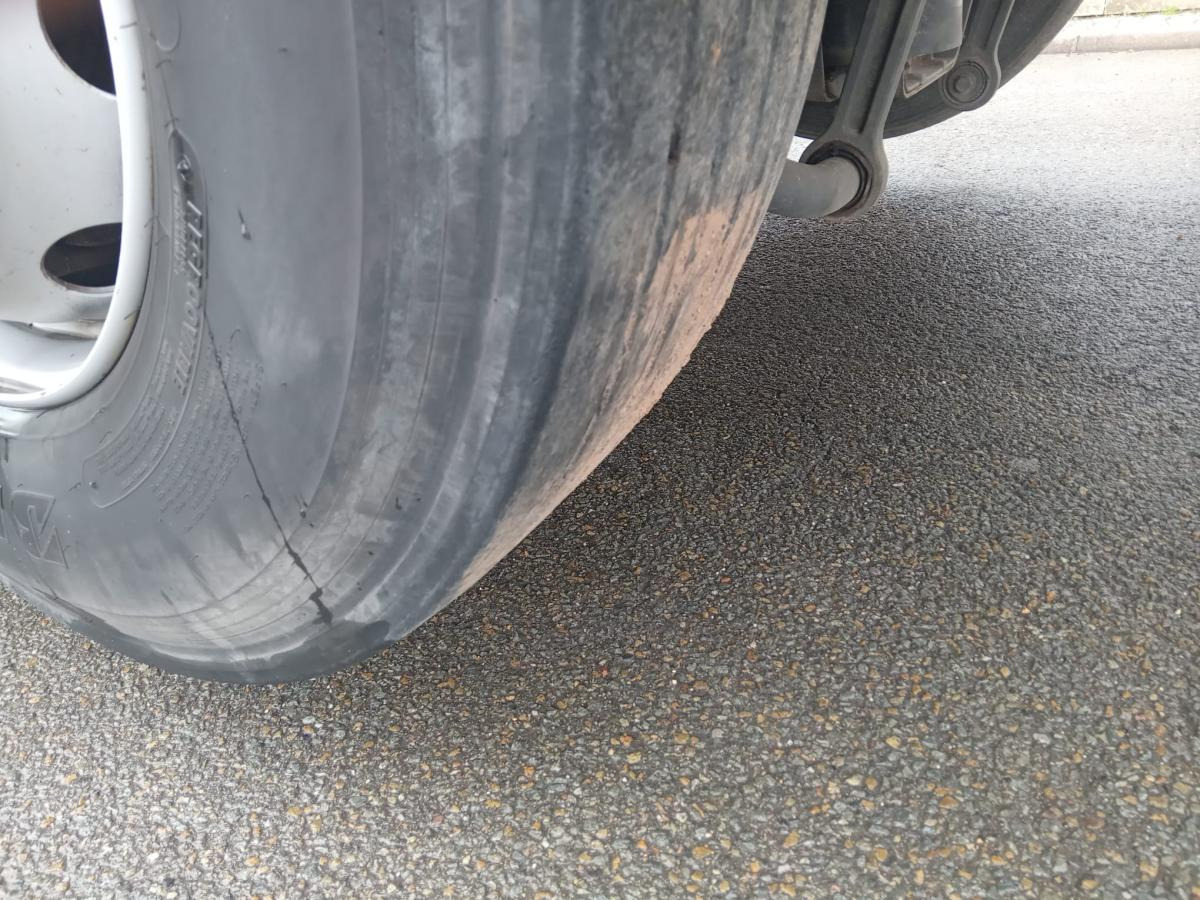 Mercedes Actros 2532 - Autocarro con pianale/ Cassone fisso: foto 5 Mercedes Actros 2532 - Autocarro con pianale/ Cassone fisso: foto 5