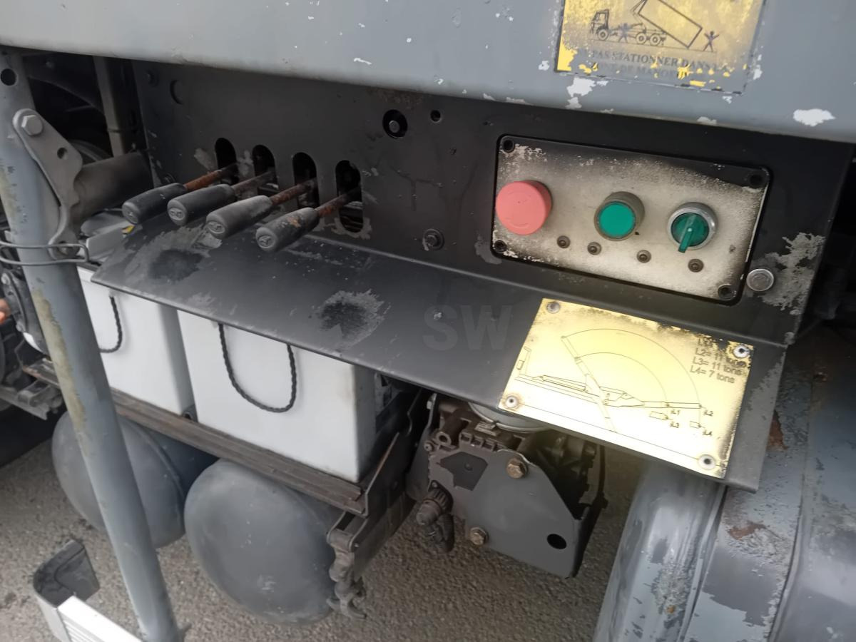 Renault Kerax 430 DXI - Autocarro multibenna: foto 5 Renault Kerax 430 DXI - Autocarro multibenna: foto 5