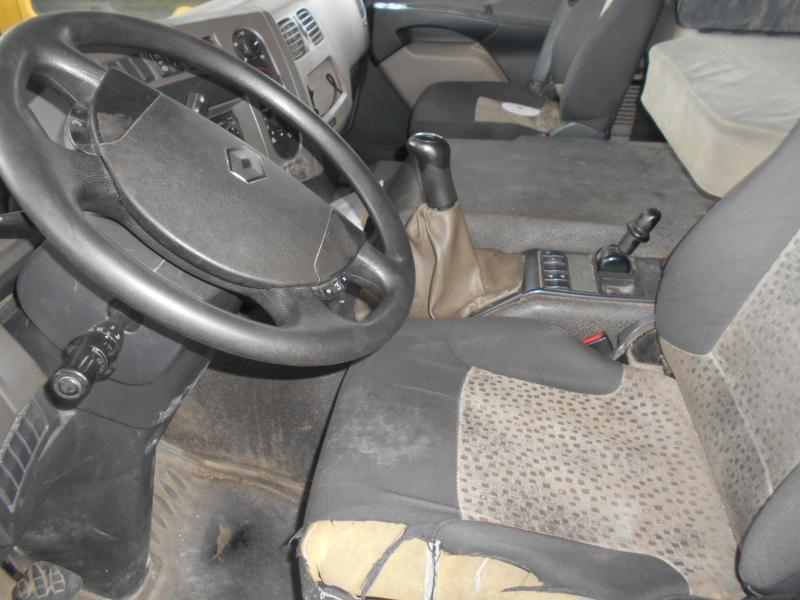 Foto d'interni 1: Camion centinato Renault Premium 280 DXI
