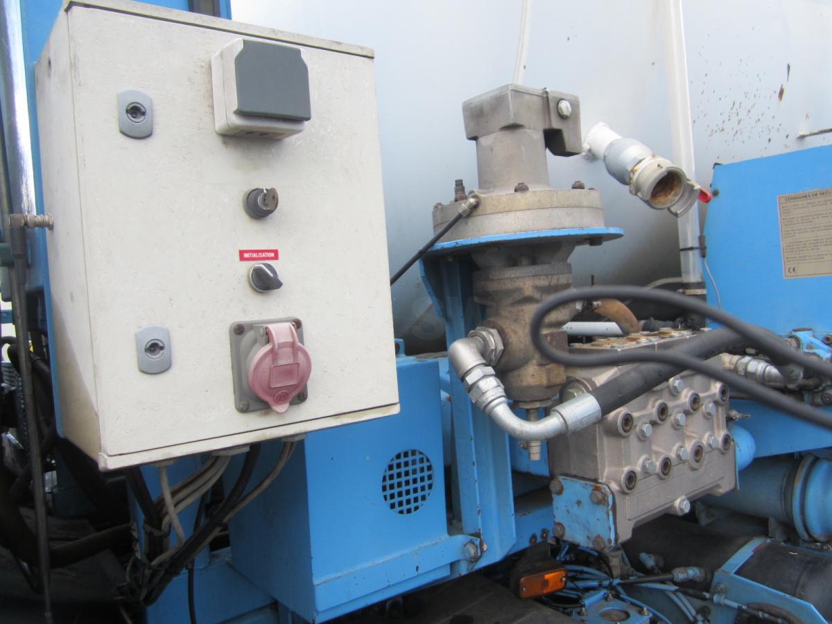 Foto d'interni 1: Camion cisterna Renault Premium 340 Foto d'interni 1: Camion cisterna Renault Premium 340