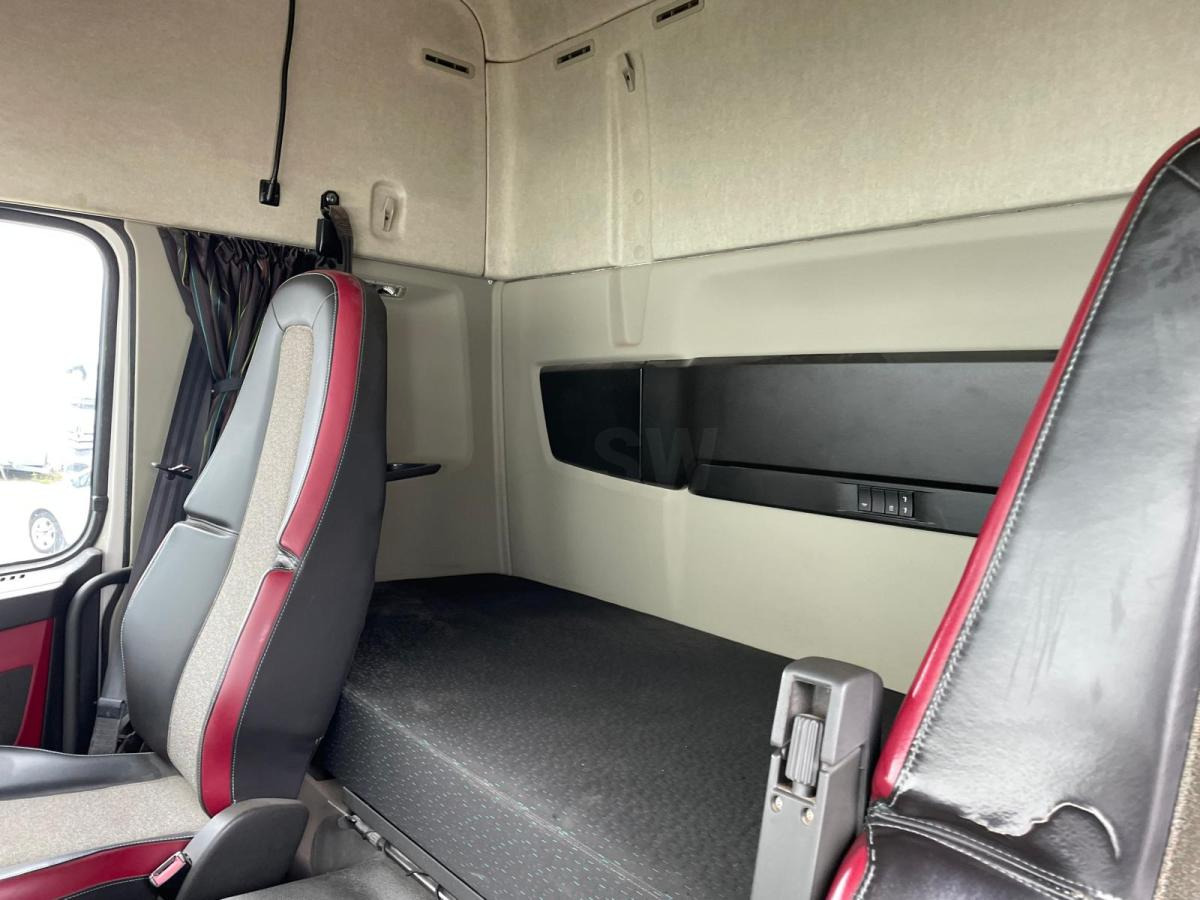 Trattore stradale Volvo FMX 460: foto 8