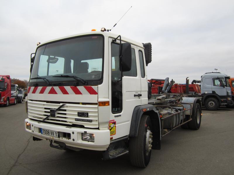 Volvo FL6 19 - Autocarro scarrabile: foto 1 Volvo FL6 19 - Autocarro scarrabile: foto 1
