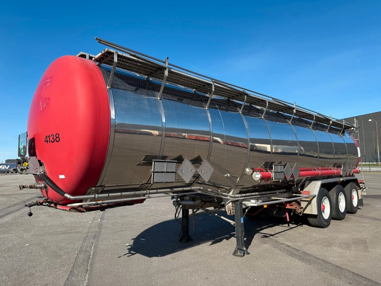 Burg 3 axle 3 compartments 32.200 L ADR - Semirimorchio cisterna: foto 1 Burg 3 axle 3 compartments 32.200 L ADR - Semirimorchio cisterna: foto 1