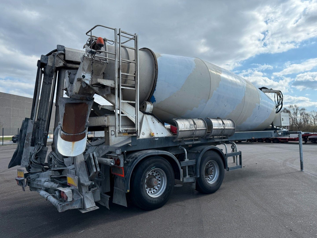 De Buf BM 12-36-2SPR w/ Belt Theam TSR15 / Beton - Semirimorchio betoniera: foto 4 De Buf BM 12-36-2SPR w/ Belt Theam TSR15 / Beton - Semirimorchio betoniera: foto 4