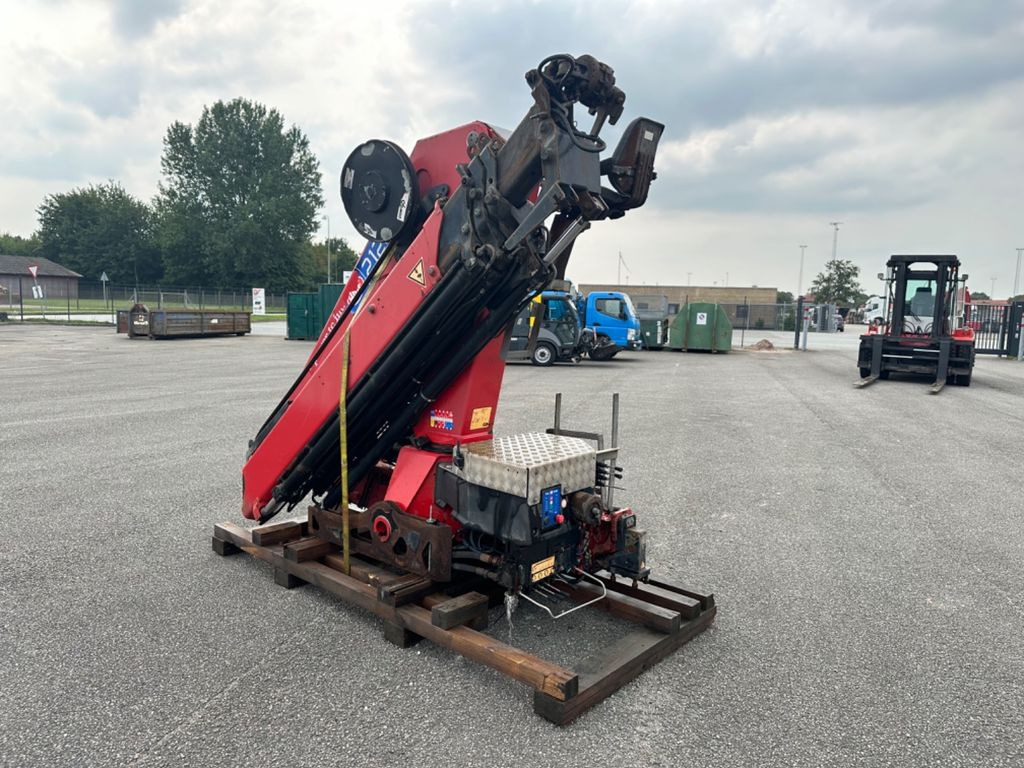 HMF 2120 K4 Radio Remote / Crane / Kran HMF 2120 K4 Radio Remote / Crane / Kran - Gru per autocarro: foto 3 HMF 2120 K4 Radio Remote / Crane / Kran HMF 2120 K4 Radio Remote / Crane / Kran - Gru per autocarro: foto 3