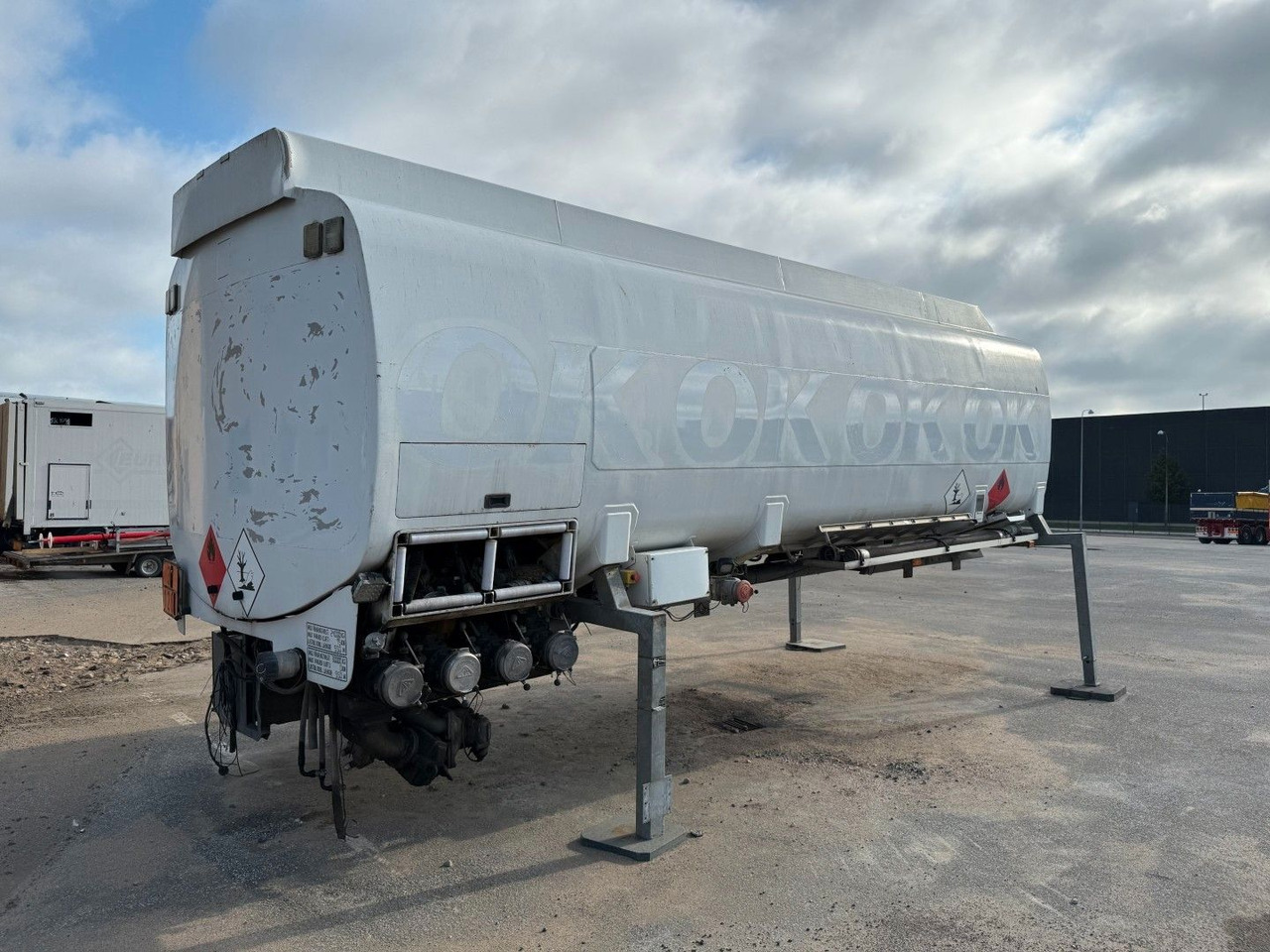 HMK Bilcon 23.800 L ADR Tank - Camion cisterna: foto 3 HMK Bilcon 23.800 L ADR Tank - Camion cisterna: foto 3