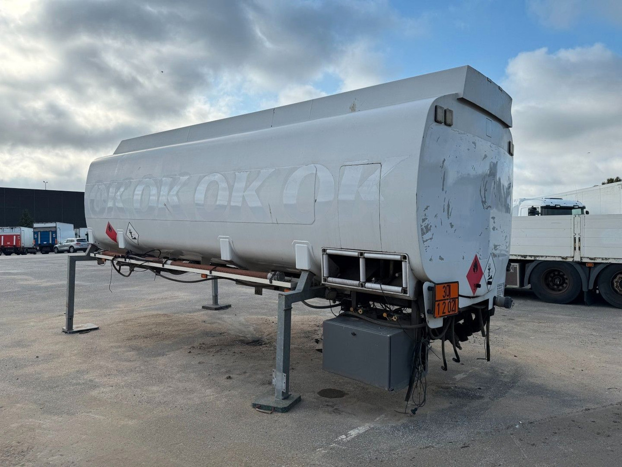 HMK Bilcon 23.800 L ADR Tank - Camion cisterna: foto 4 HMK Bilcon 23.800 L ADR Tank - Camion cisterna: foto 4