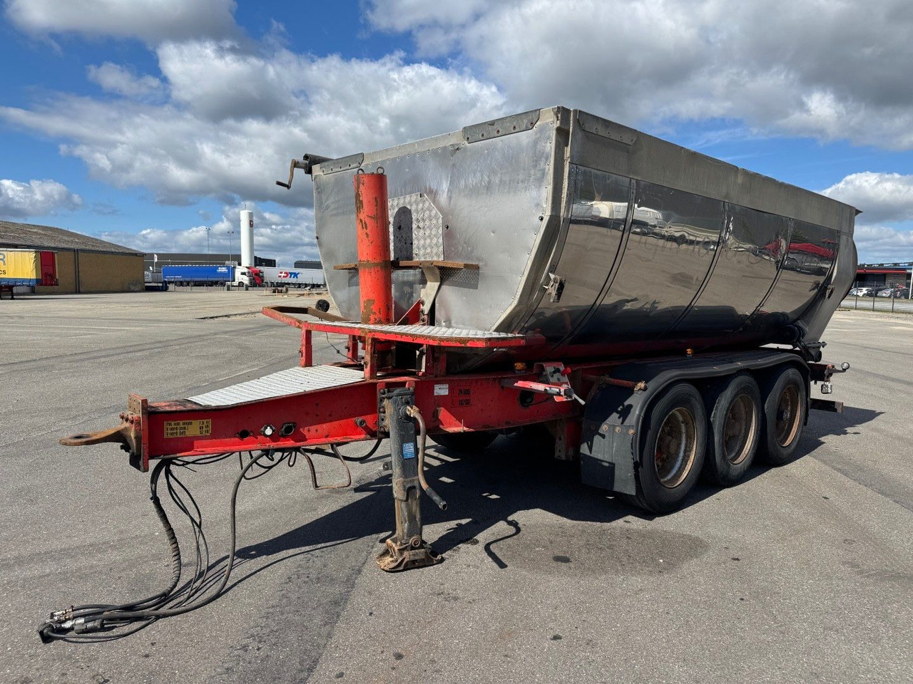 Kel-Berg 3 axle Asphalt tipper / Asphalt Kipper - Rimorchio ribaltabile: foto 2 Kel-Berg 3 axle Asphalt tipper / Asphalt Kipper - Rimorchio ribaltabile: foto 2